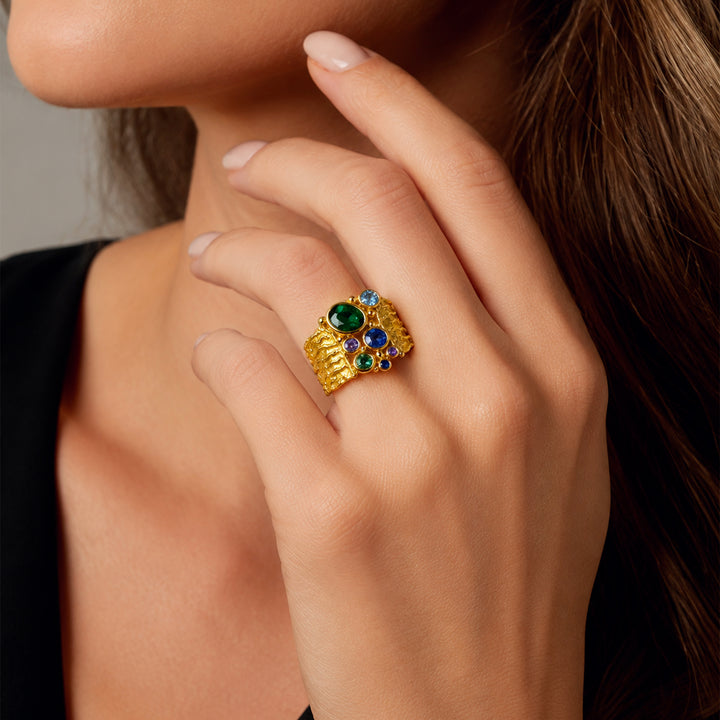 18K gold ring with sapphires and tourmalines