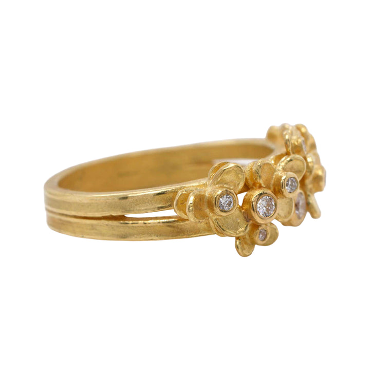 Trillium Cluster Double Ribbon Ring